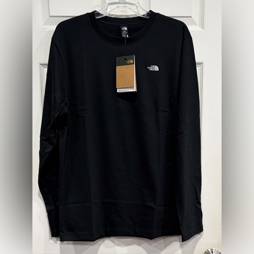 The North Face Men’s Medium Essential Simple Dome Long-Sleeve Tee NWT Black